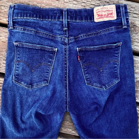 Levi’s Jeans - Picture 3 of 3
